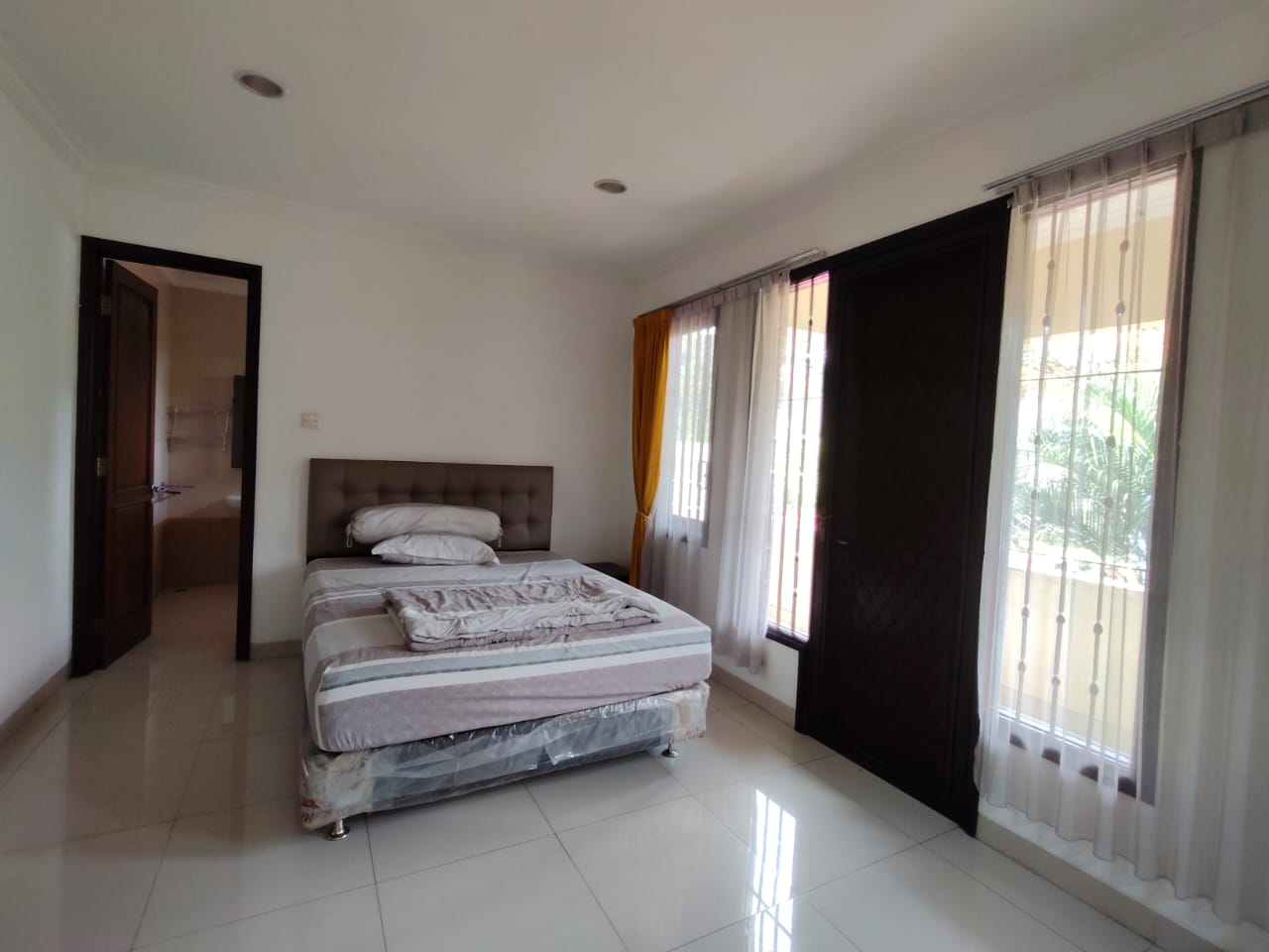 Rumah Disewakan di Cluster Taman Beverly Lippo Cikarang